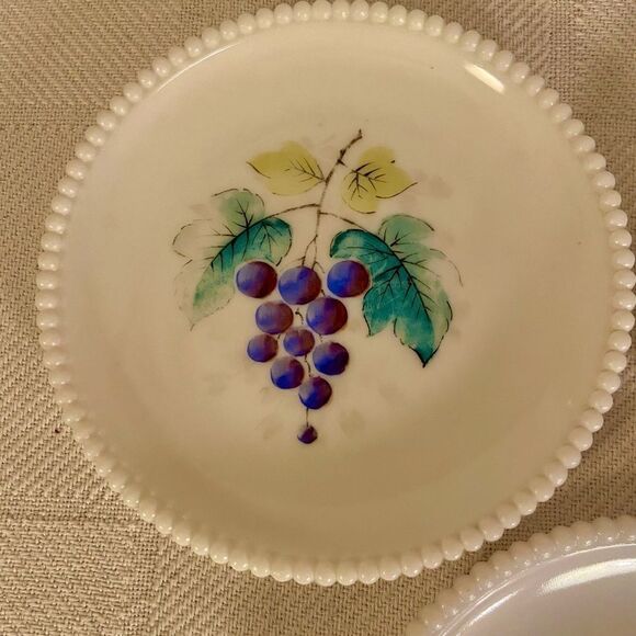 Vtg Set Of 3 WESTMORELAND Hobnail Edge Painted Milk Glass Plate Grapes & Berries - Picture 3 of 5